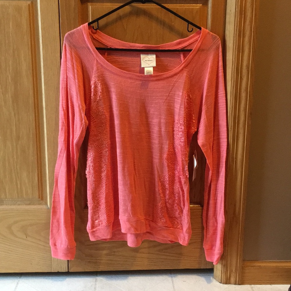 Long-Sleeves top